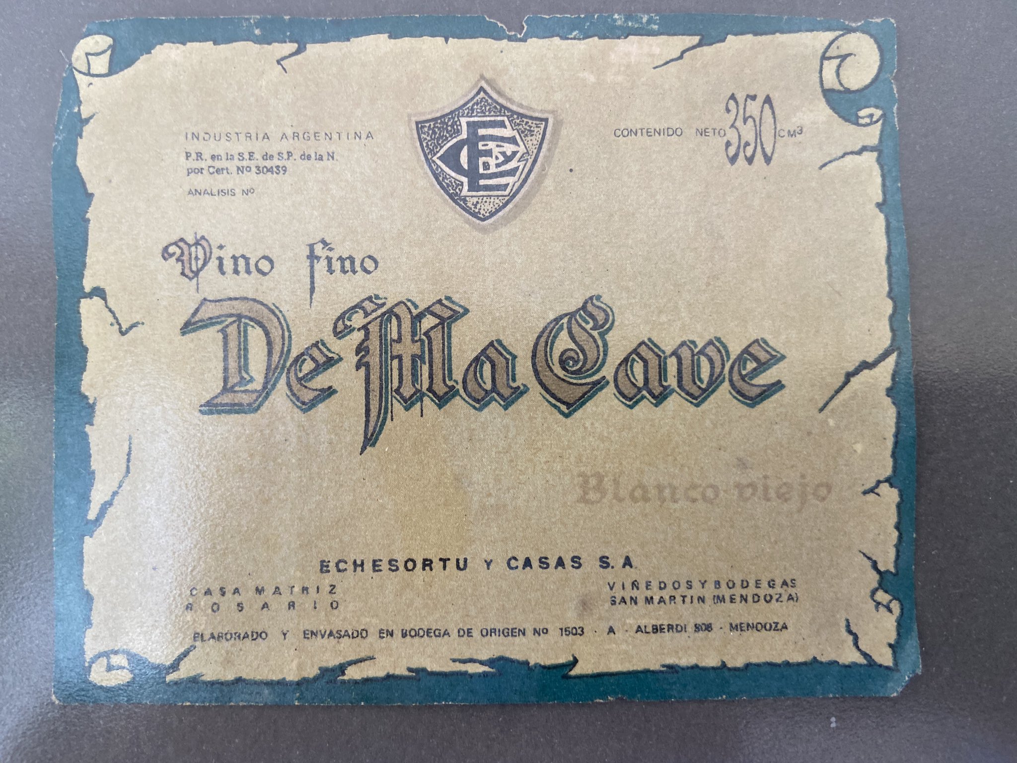 Etiqueta del vino producido por Echesortu y Casas